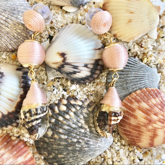 SeaShell Earrings 🐚 - Picture 5 of 7